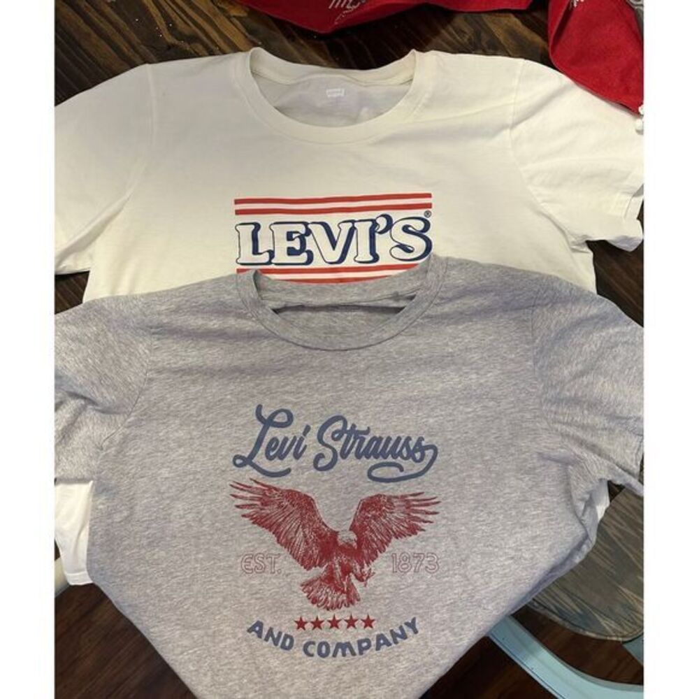 Levi's Retro Logo T-Shirt Bundle - Classic‎ White & Grey Eagle Graphic Tees